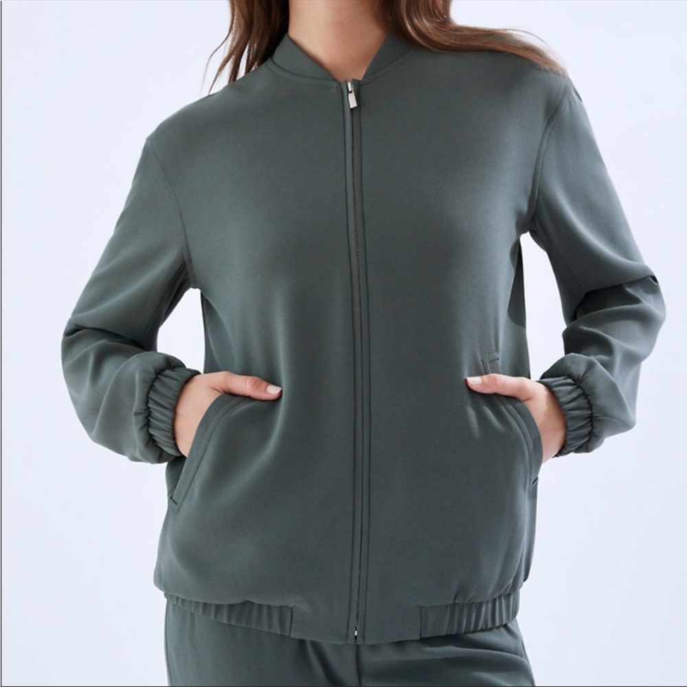 Aritzia bomber jacket